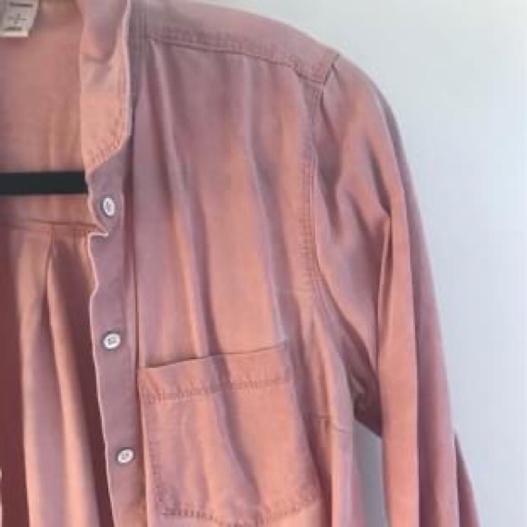 Old Navy - Button Down Shirt 🌸 - Picture 6 of 8